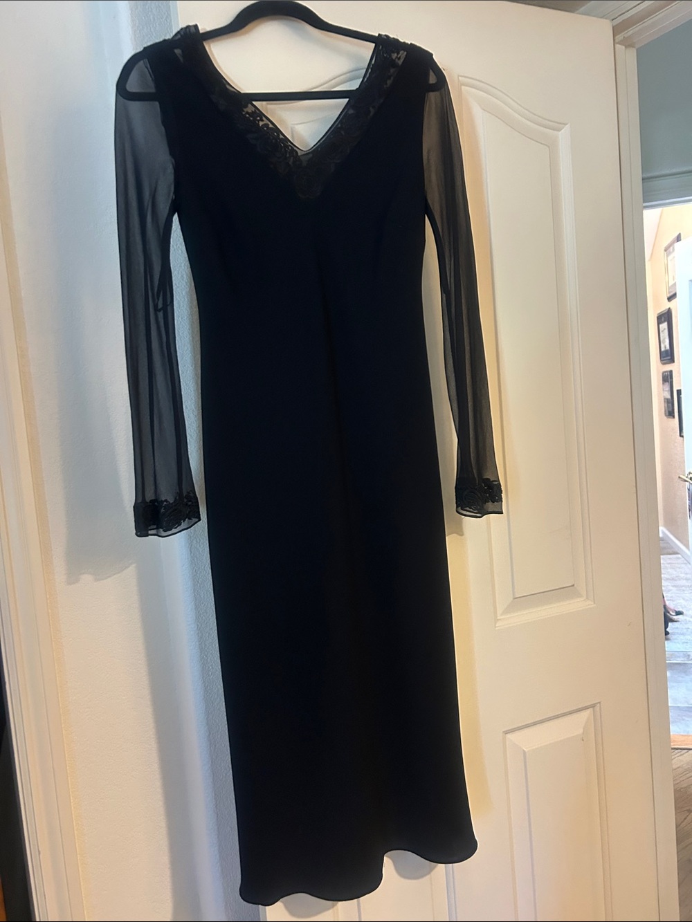 Jones New York Black Long Sleeve V-Neck Sheer Sleeve Dress
